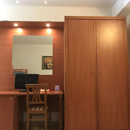 Ristorante Il Boschetto 호텔 *